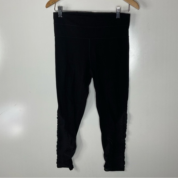 Athleta Bakasana 7/8 Tight in Powervita Size Medium - Picture 3 of 7